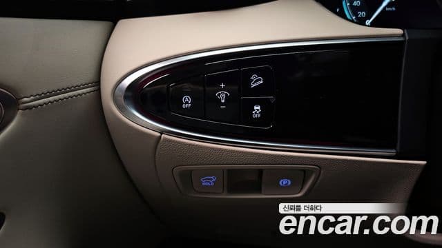 Genesis GV70 2021 — Photo 17/30