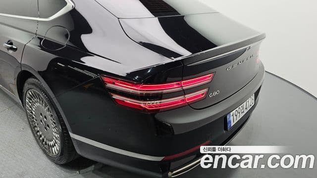 Genesis G80 2021 — ფოტო 29/31