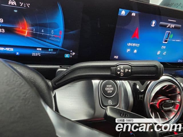 Mercedes-Benz GLB-Class 2025 — Фото 13/17