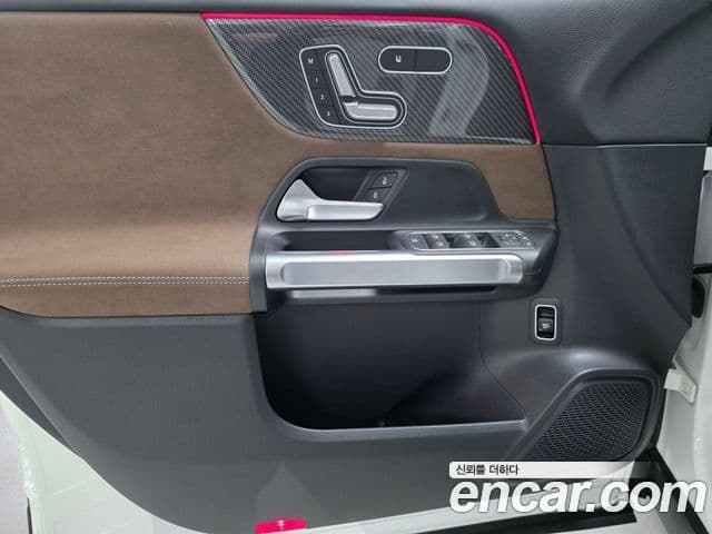Mercedes-Benz GLB-Class 2025 — Фото 15/17