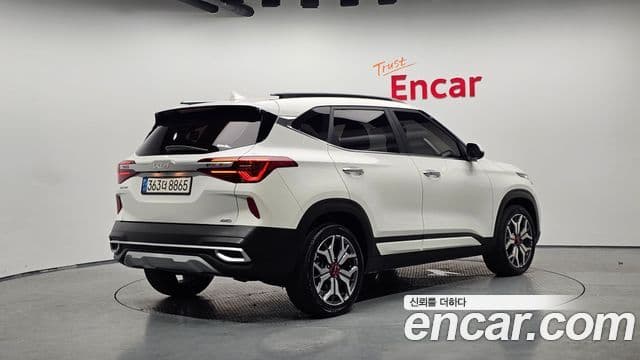 Kia Seltos 2021 — ფოტო 2/20