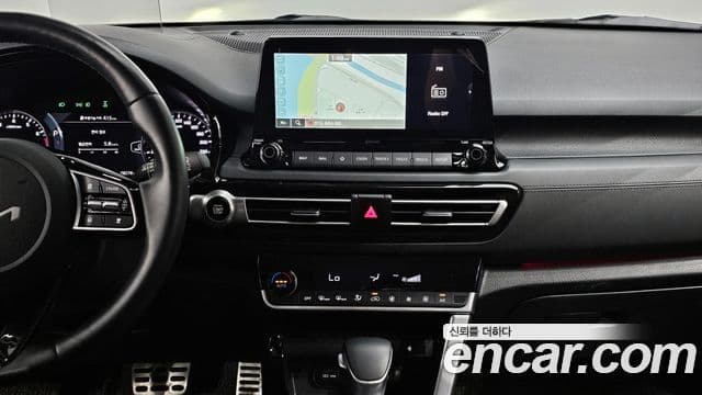 Kia Seltos 2021 — ფოტო 16/20