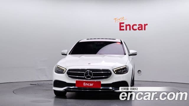 Mercedes-Benz E-Class 2021 — Фото 3/20