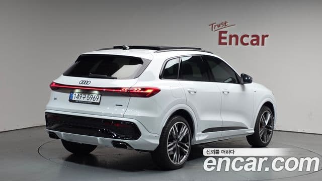 Audi Q5 2025 — ფოტო 2/20