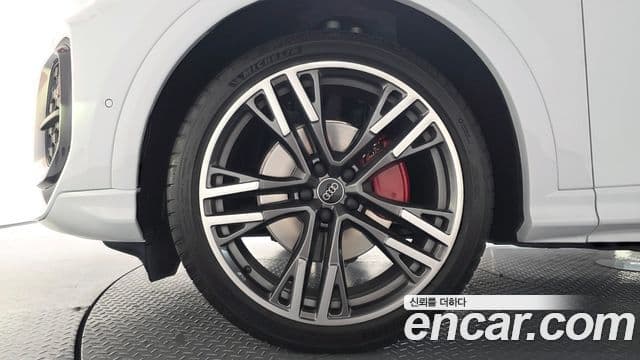 Audi Q5 2025 — ფოტო 5/20