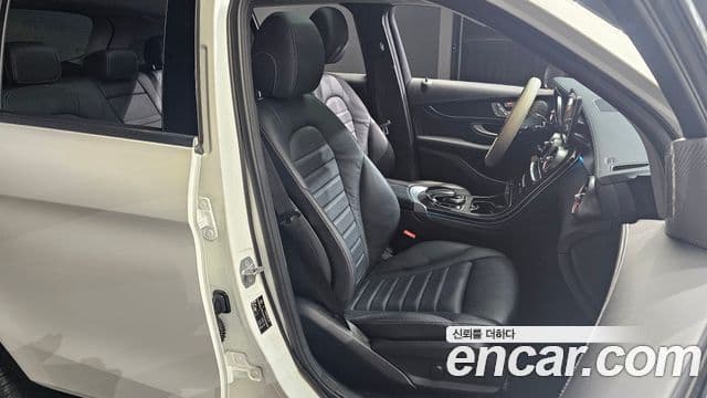 Mercedes-Benz GLC-Class 2018 — ფოტო 13/20