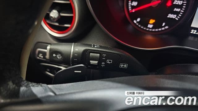 Mercedes-Benz GLC-Class 2018 — ფოტო 17/20