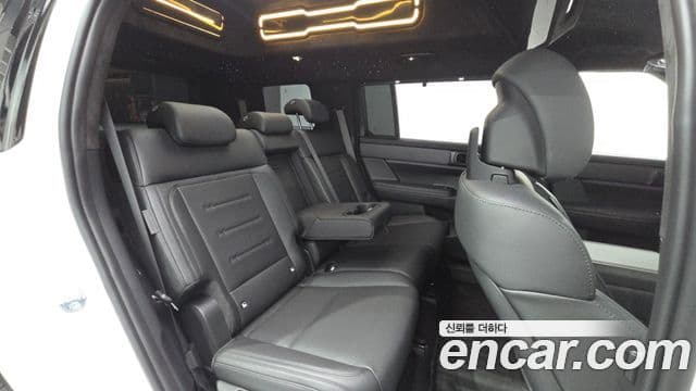 Hyundai Santa Fe 2025 — Photo 32/34