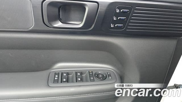 Hyundai Santa Fe 2025 — Photo 9/34
