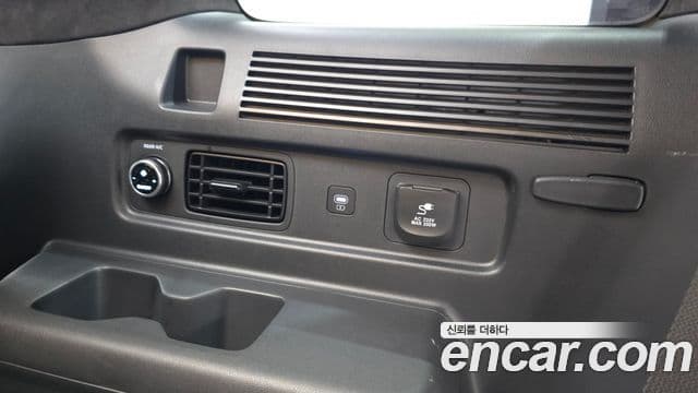 Hyundai Santa Fe 2025 — Photo 23/34
