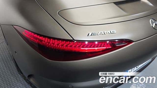 Mercedes-Benz SL-Class 2023 — Photo 31/37