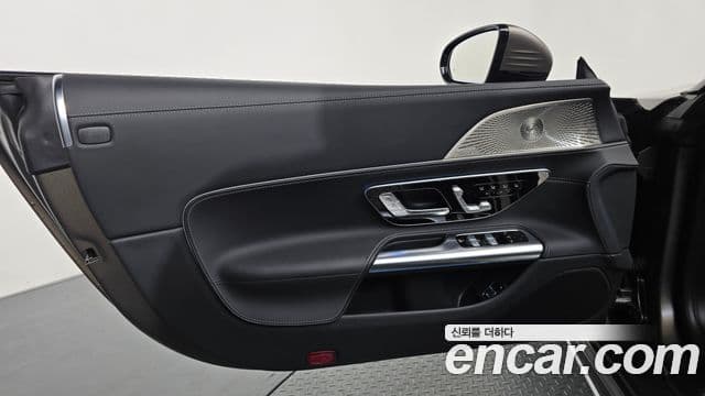 Mercedes-Benz SL-Class 2023 — Photo 14/37