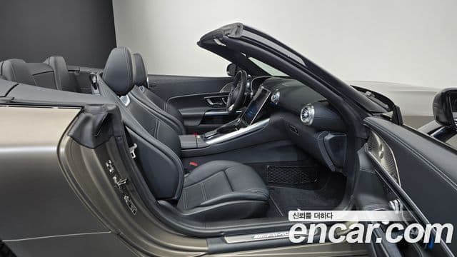 Mercedes-Benz SL-Class 2023 — Photo 22/37