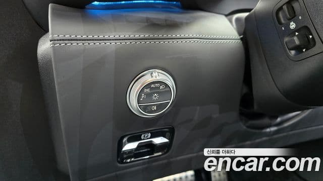 Mercedes-Benz SL-Class 2023 — Photo 12/37