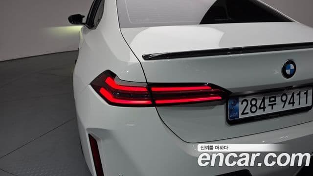 BMW M5 2025 — Photo 10/37
