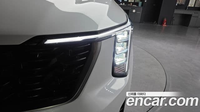 Kia Sorento 2023 — Photo 4/31