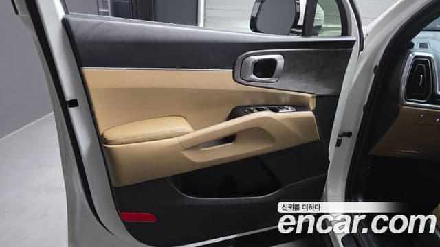 Kia Sorento 2023 — Photo 25/31