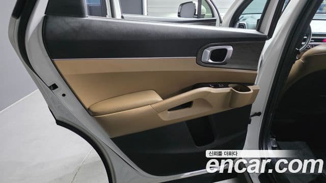 Kia Sorento 2023 — Photo 26/31