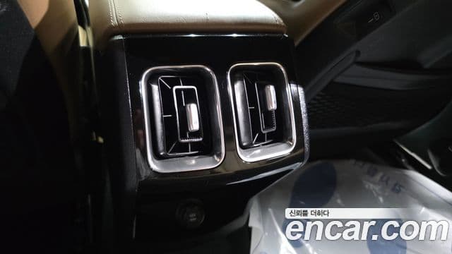 Kia Sorento 2023 — Photo 16/31