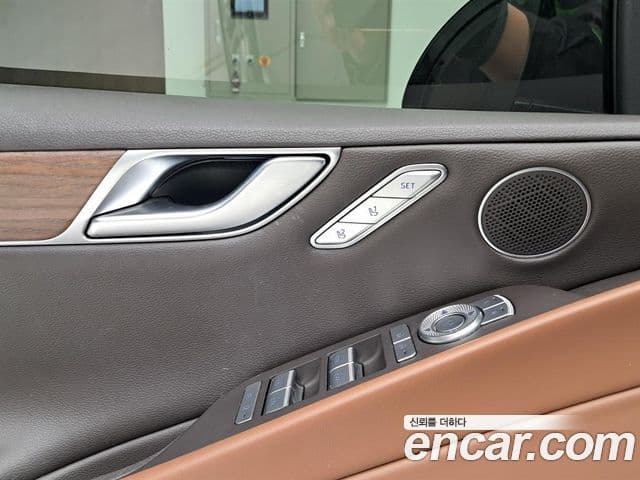 Genesis Electrified G80 2022 — ფოტო 14/20