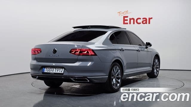 Volkswagen Passat GT 2022 — Şəkil 2/20