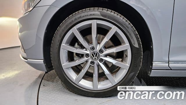 Volkswagen Passat GT 2022 — Şəkil 5/20