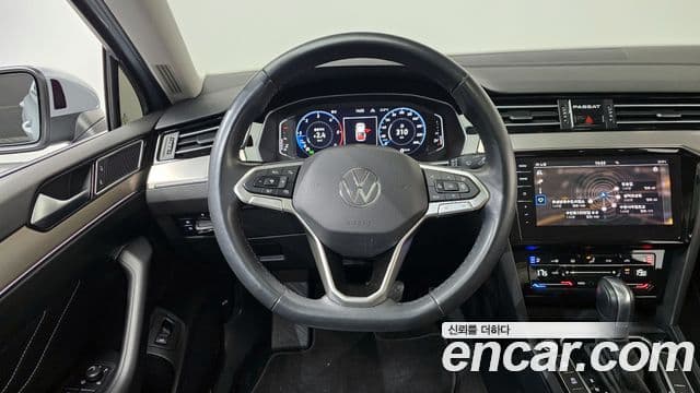 Volkswagen Passat GT 2022 — Şəkil 12/20