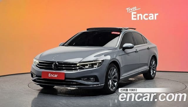Volkswagen Passat GT 2022 — Şəkil 1/20