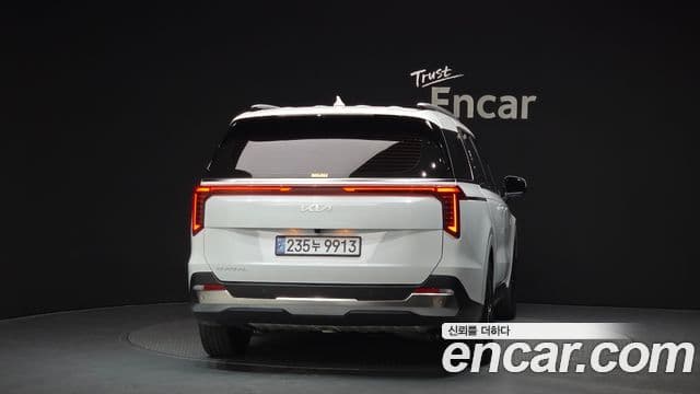 Kia Carnival 2024 — ფოტო 4/20