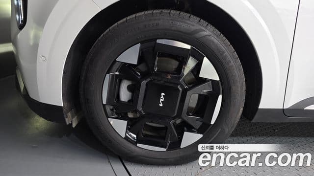 Kia Carnival 2024 — ფოტო 5/20