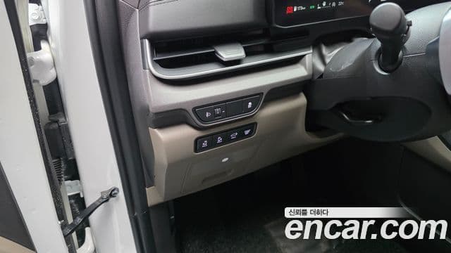 Kia Carnival 2024 — ფოტო 14/20