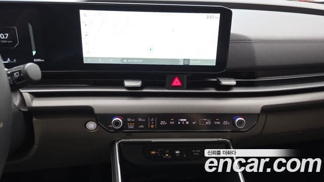 Kia Carnival 2024 — ფოტო 17/20