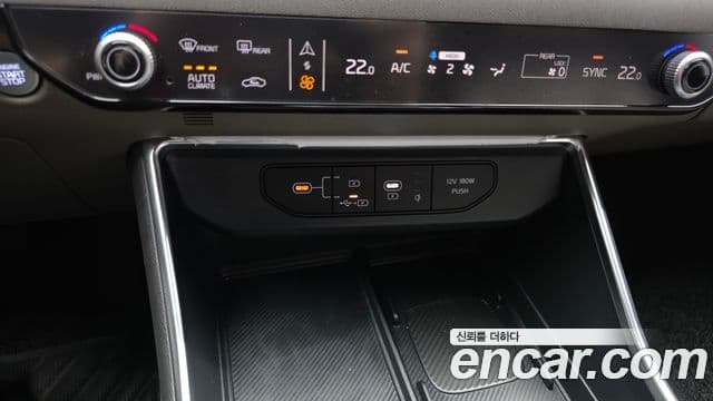 Kia Carnival 2024 — ფოტო 19/20