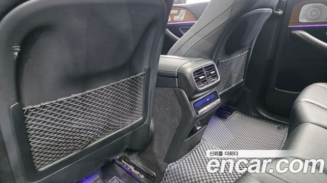Mercedes-Benz GLE-Class 2021 — Şəkil 17/20