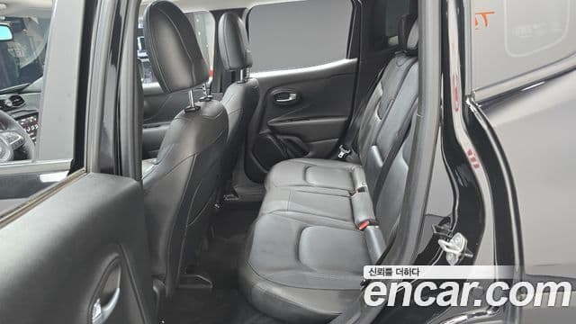 Jeep Renegade 2022 — Şəkil 12/20