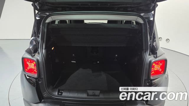Jeep Renegade 2022 — Şəkil 20/20
