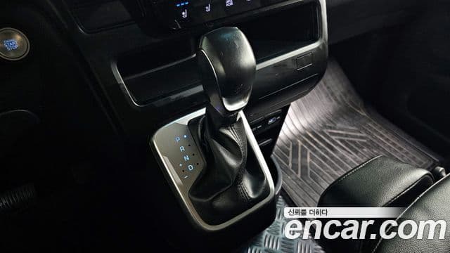 Hyundai Staria 2023 — Şəkil 9/20