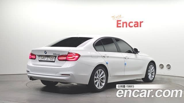 BMW 3 Series 2018 — Şəkil 12/32