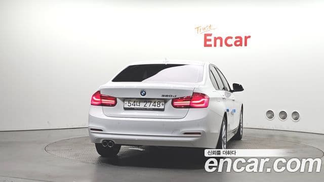 BMW 3 Series 2018 — Şəkil 32/32