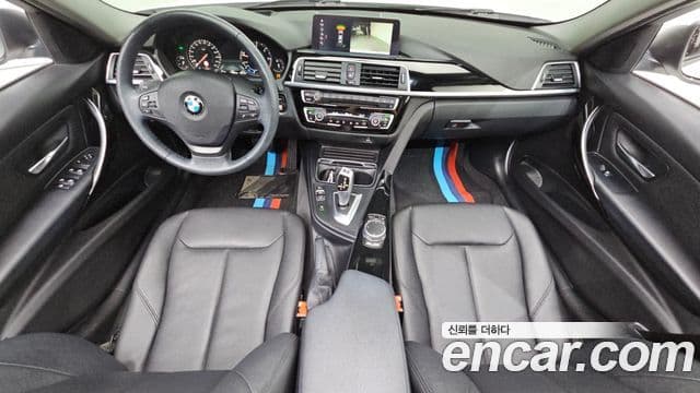 BMW 3 Series 2018 — Şəkil 1/32