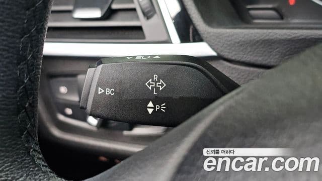 BMW 3 Series 2018 — Şəkil 20/32