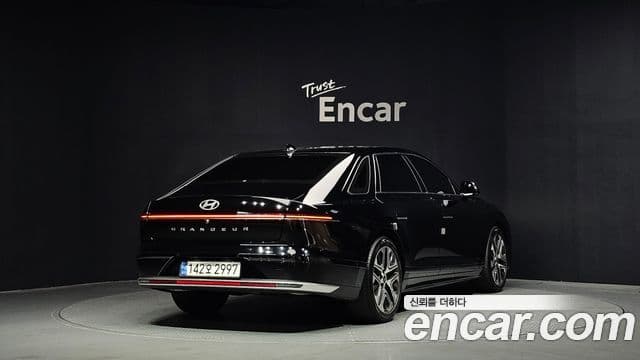 Hyundai Grandeur 2023 — ფოტო 2/20