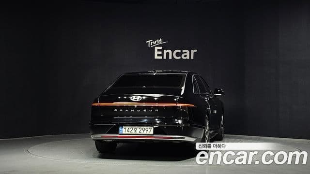 Hyundai Grandeur 2023 — ფოტო 4/20
