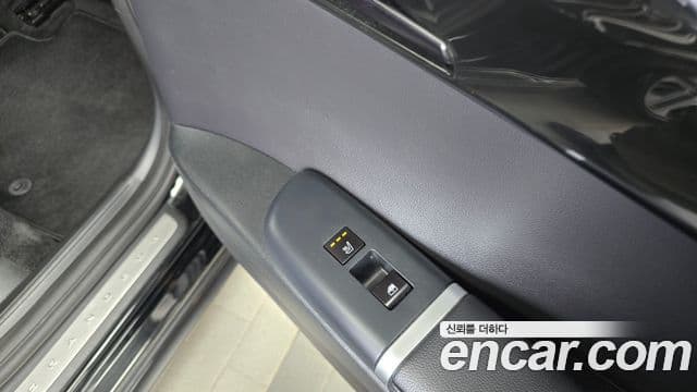 Hyundai Grandeur 2023 — ფოტო 19/20