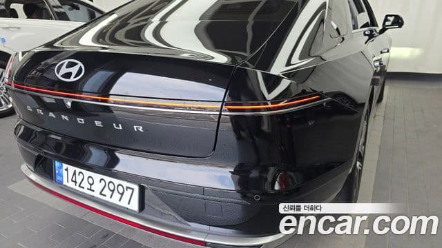 Hyundai Grandeur Hybrid 2023 — Photo 15/30