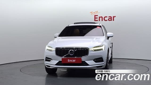 Volvo XC60 2021 — ფოტო 3/20