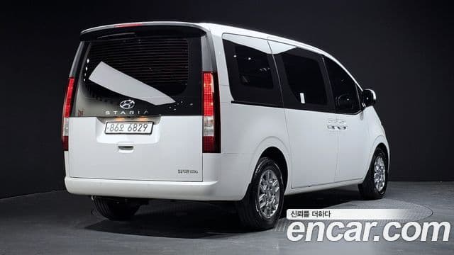 Hyundai Staria 2021 — Фото 2/20