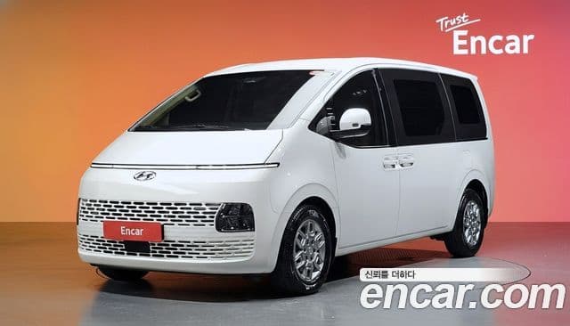 Hyundai Staria 2021 — Фото 1/20