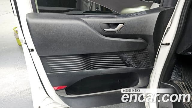 Hyundai Staria 2021 — ფოტო 1/31
