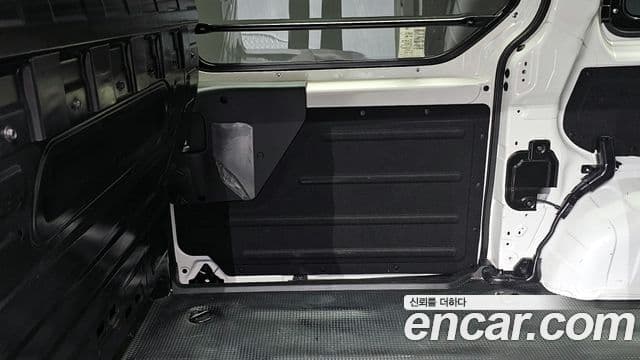 Hyundai Staria 2021 — ფოტო 23/31